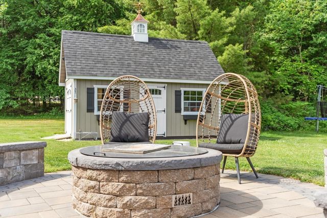989 Pleasant St, Leominster, MA 01453