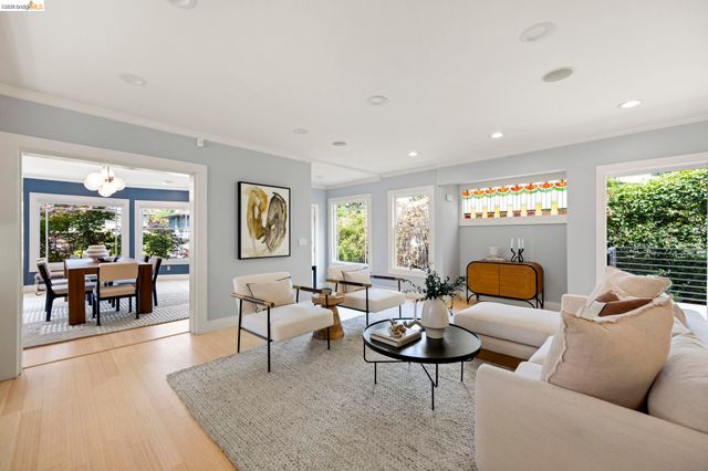 683 Mandana Blvd., Oakland, CA 94610