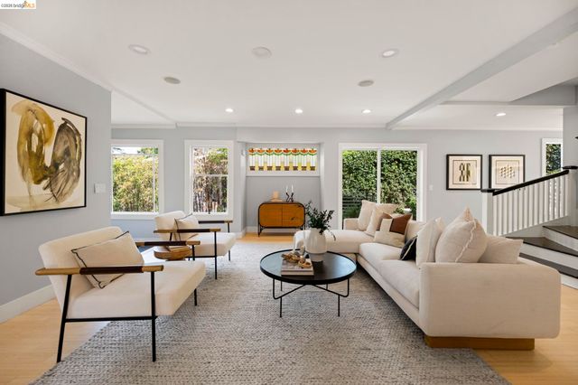 683 Mandana Blvd., Oakland, CA 94610