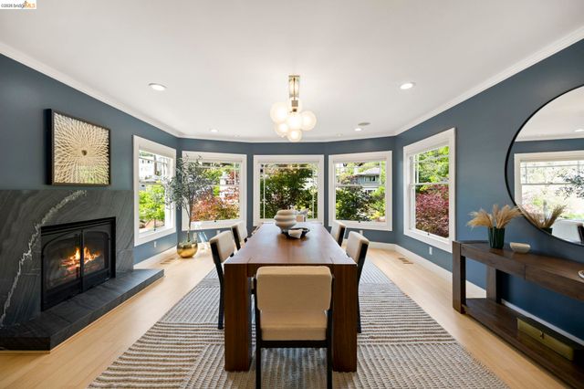 683 Mandana Blvd., Oakland, CA 94610