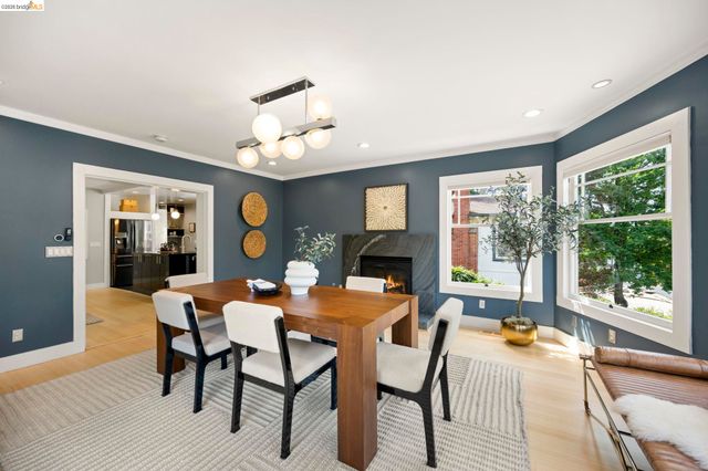683 Mandana Blvd., Oakland, CA 94610