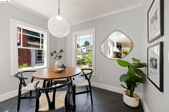 683 Mandana Blvd., Oakland, CA 94610