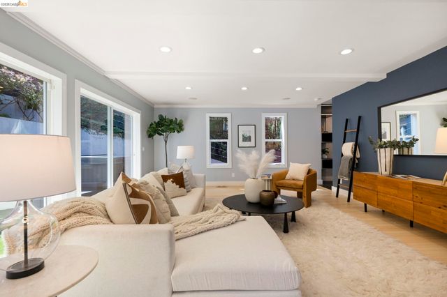 683 Mandana Blvd., Oakland, CA 94610