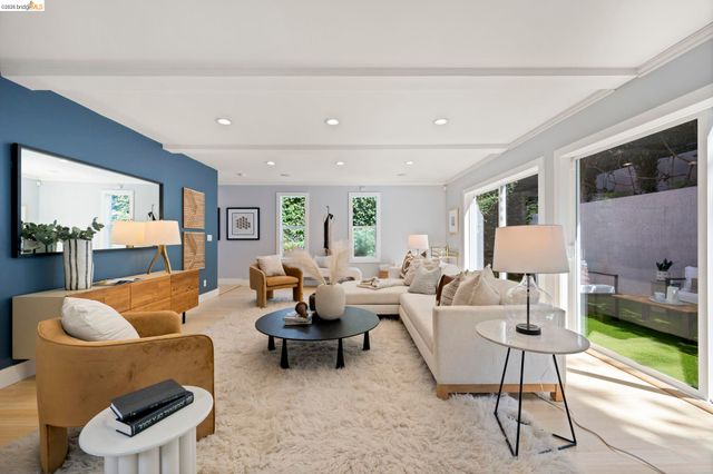 683 Mandana Blvd., Oakland, CA 94610