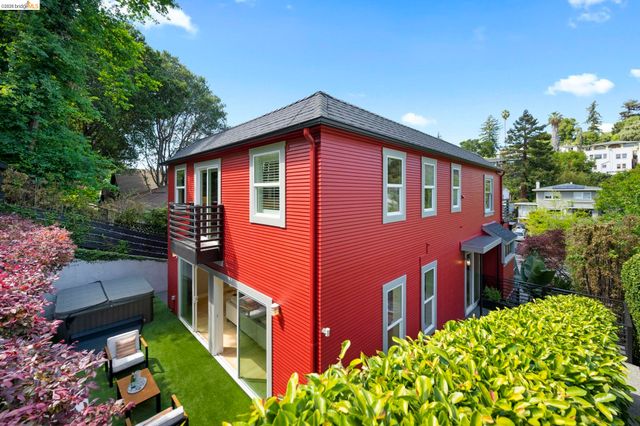 683 Mandana Blvd., Oakland, CA 94610