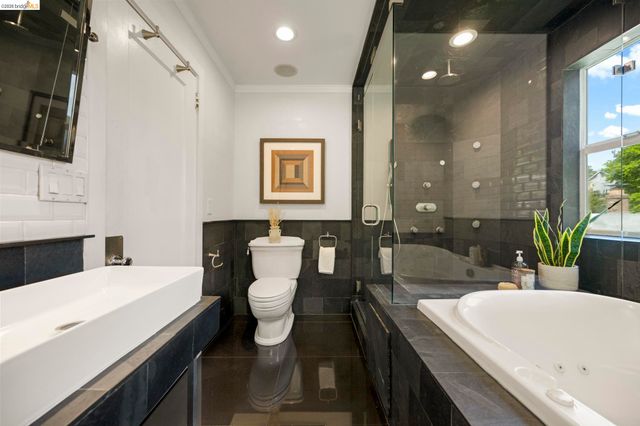 683 Mandana Blvd., Oakland, CA 94610