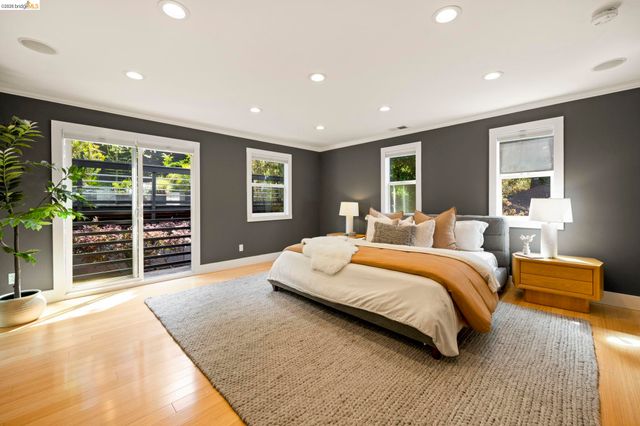 683 Mandana Blvd., Oakland, CA 94610