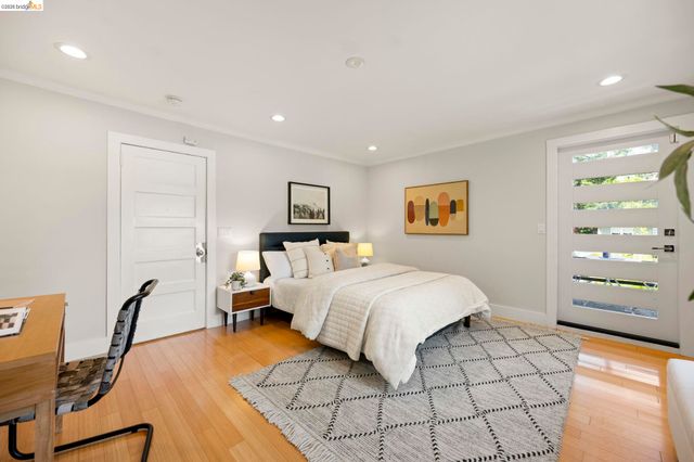 683 Mandana Blvd., Oakland, CA 94610