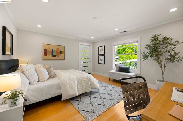 683 Mandana Blvd., Oakland, CA 94610