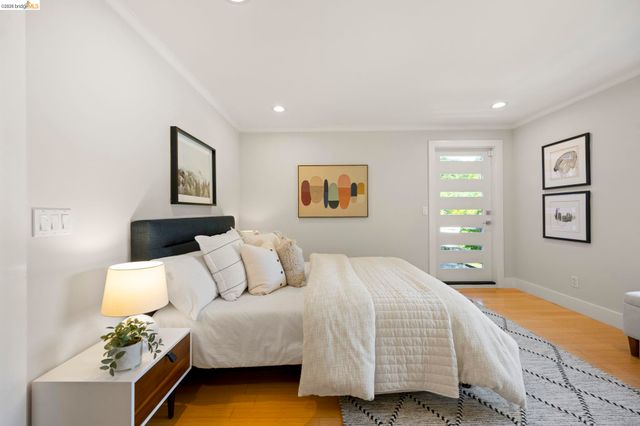 683 Mandana Blvd., Oakland, CA 94610