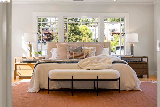 683 Mandana Blvd., Oakland, CA 94610