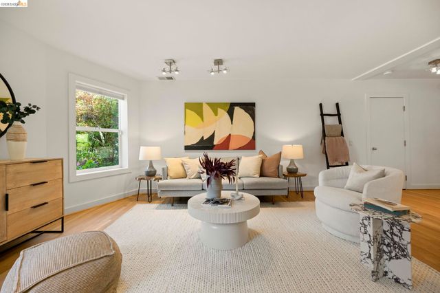 683 Mandana Blvd., Oakland, CA 94610