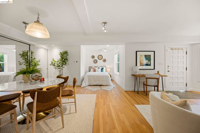 683 Mandana Blvd., Oakland, CA 94610