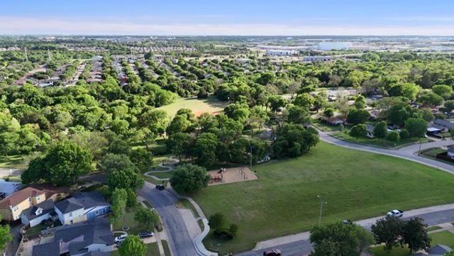 4633 Lynnacre Drive, Dallas, TX 75211