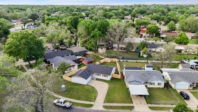 4633 Lynnacre Drive, Dallas, TX 75211