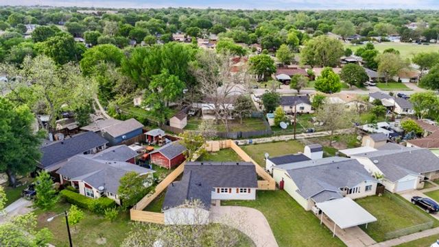 4633 Lynnacre Drive, Dallas, TX 75211