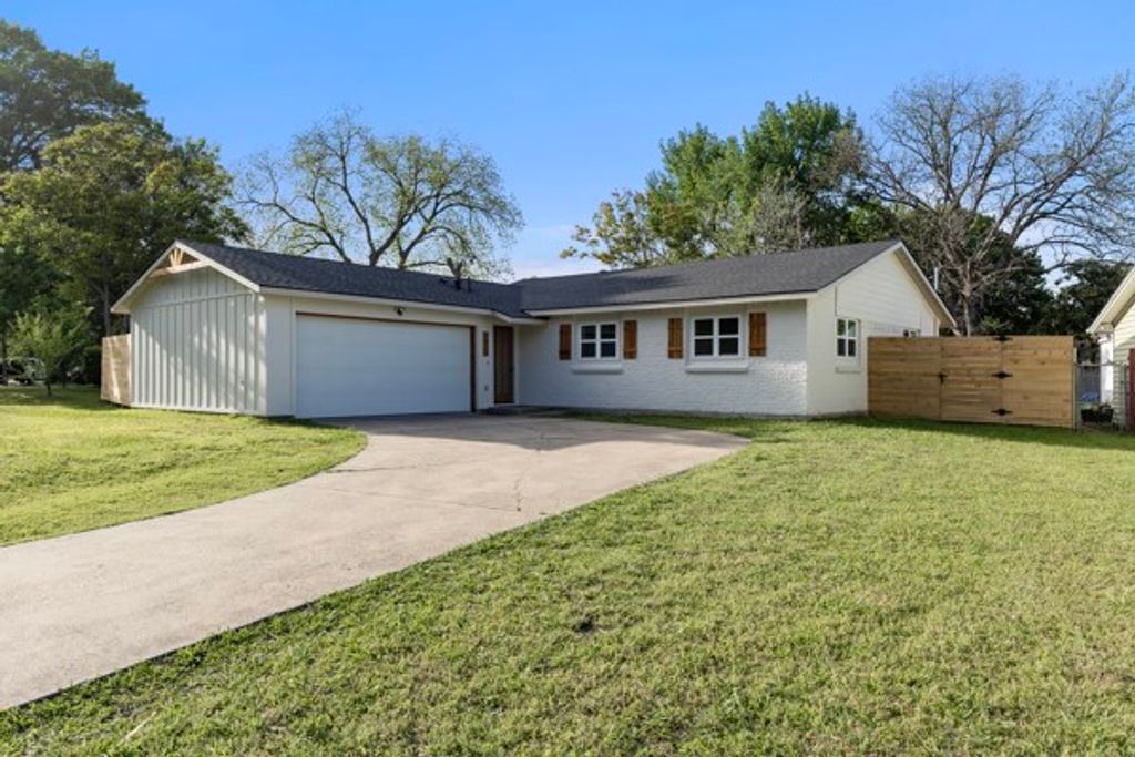 4633 Lynnacre Drive, Dallas, TX 75211