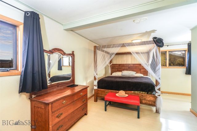 624 N 2nd Street N, Livingston, MT 59047