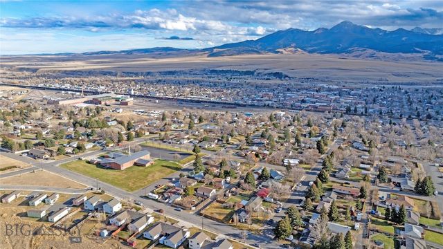 624 N 2nd Street N, Livingston, MT 59047