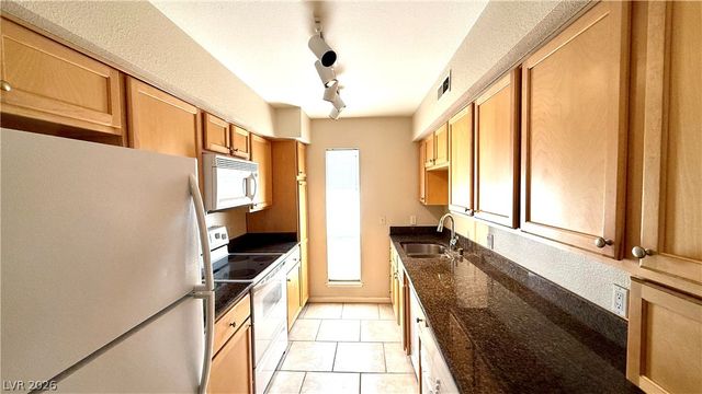 2822 LOVELAND Drive 1406, Las Vegas, NV 89109