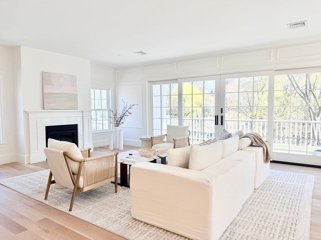 64 Pleasant Street A, Marblehead, MA 01945