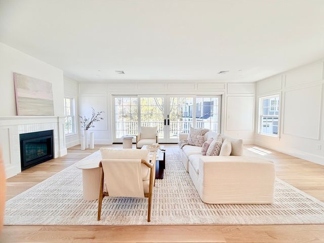 64 Pleasant Street A, Marblehead, MA 01945