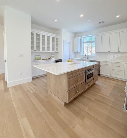 64 Pleasant Street A, Marblehead, MA 01945