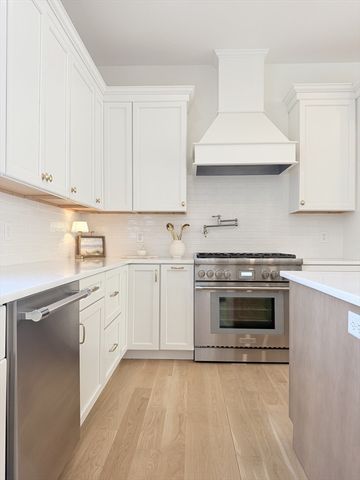 64 Pleasant Street A, Marblehead, MA 01945