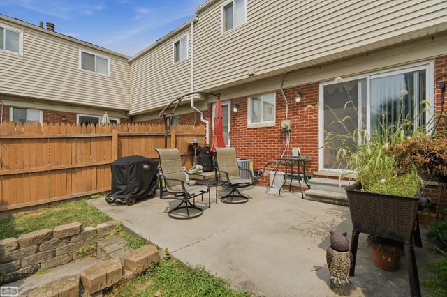 25842 Jeanette Court Street, Roseville, MI 48066