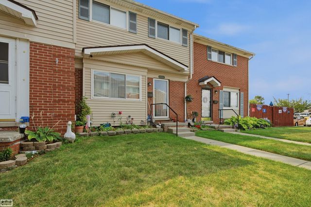 25842 Jeanette Court Street, Roseville, MI 48066