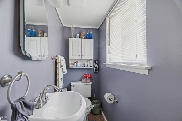 25842 Jeanette Court Street, Roseville, MI 48066