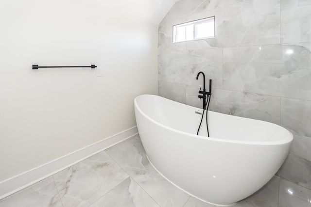 2015 Arbutus Avenue, North Charleston, SC 29405