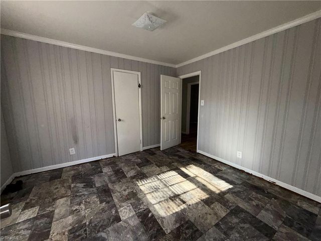 2010 Sharonbrook Drive, Greensboro, NC 27405