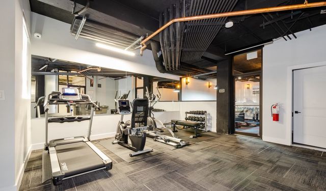 7645 N SHERIDAN Road 301, Chicago, IL 60626