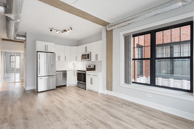 7645 N SHERIDAN Road 301, Chicago, IL 60626