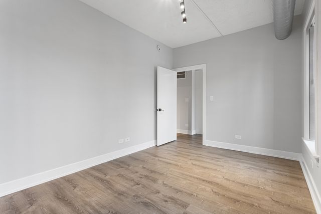 7645 N SHERIDAN Road 301, Chicago, IL 60626