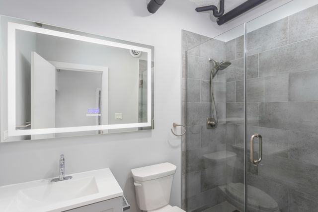 7645 N SHERIDAN Road 301, Chicago, IL 60626