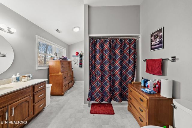 6 Chica Circle, Crossville, TN 38572