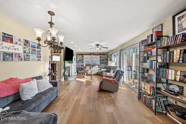 6 Chica Circle, Crossville, TN 38572