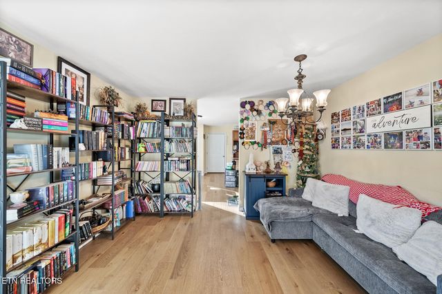 6 Chica Circle, Crossville, TN 38572