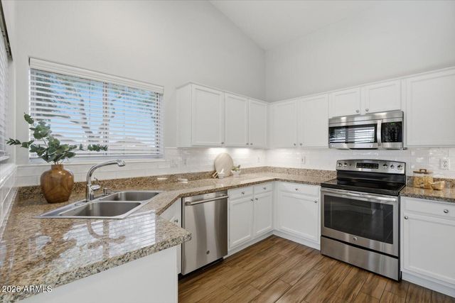 4313 E RAVEN Road, Phoenix, AZ 85044