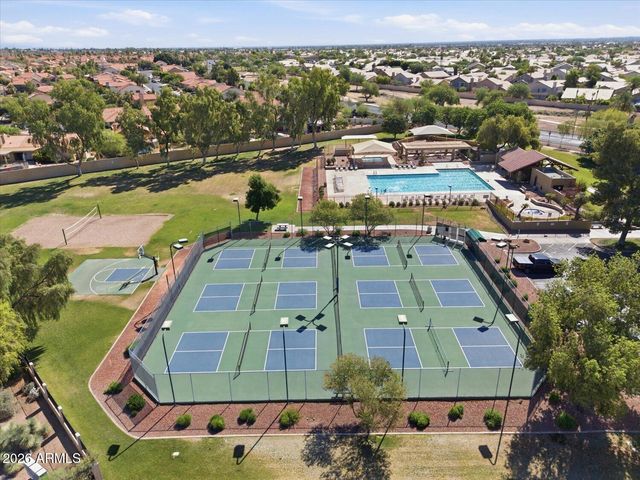 4313 E RAVEN Road, Phoenix, AZ 85044