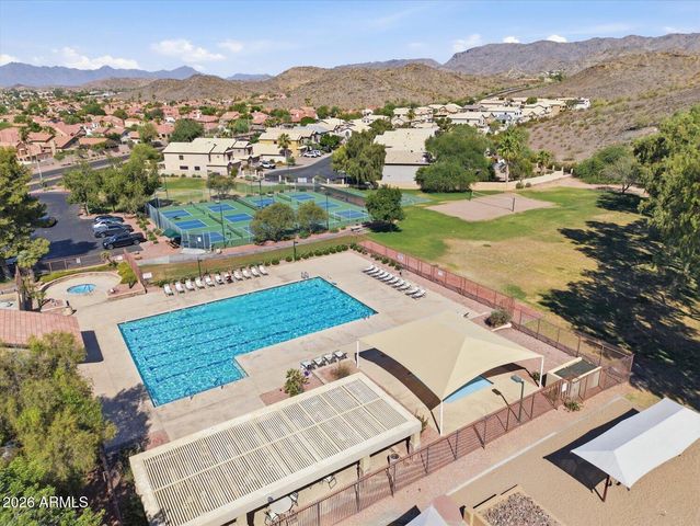 4313 E RAVEN Road, Phoenix, AZ 85044