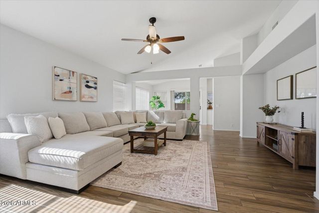 4313 E RAVEN Road, Phoenix, AZ 85044