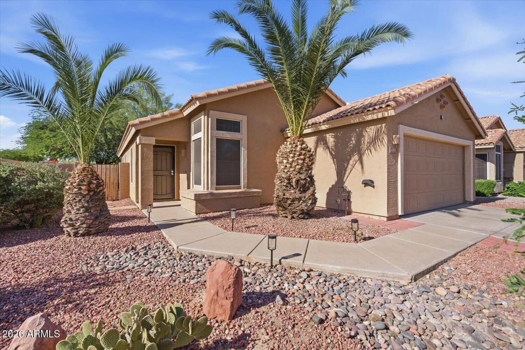 4313 E RAVEN Road, Phoenix, AZ 85044