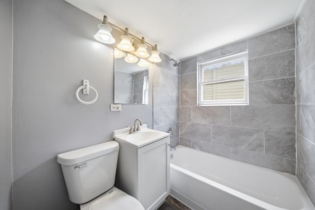 11317 S Carpenter Street, Chicago, IL 60643