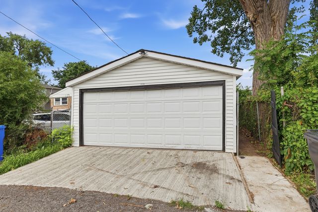 11317 S Carpenter Street, Chicago, IL 60643