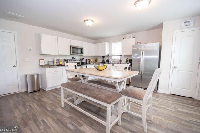 225 Fox Chase Way, Hogansville, GA 30230