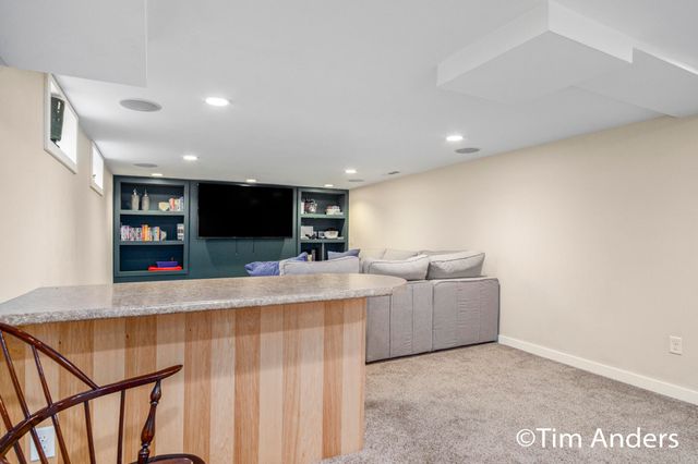 2324 Estelle Drive Se, East Grand Rapids, MI 49506