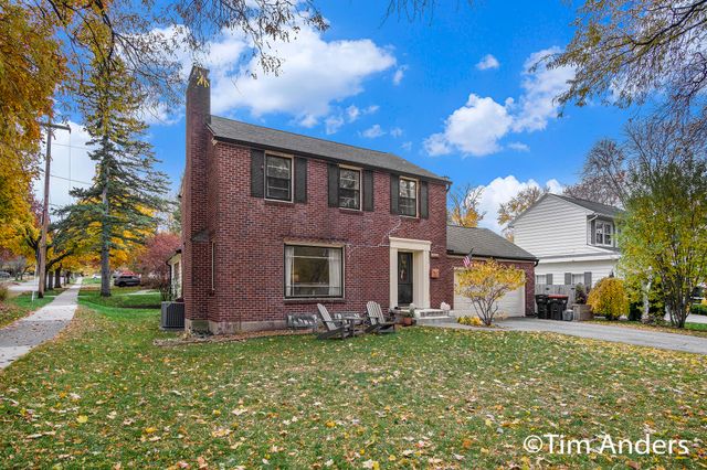 2324 Estelle Drive Se, East Grand Rapids, MI 49506